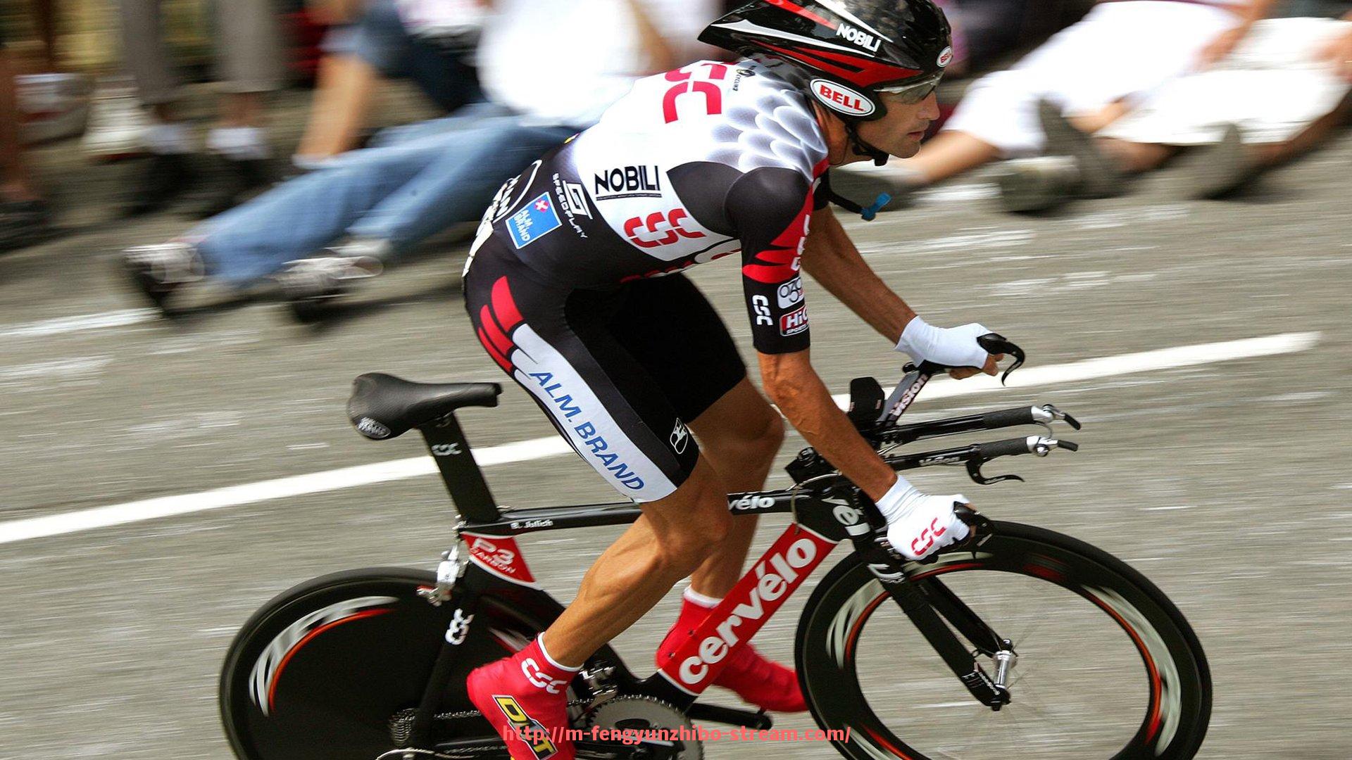 风云直播-英超中游球员周薪水平分析与收入构成解读